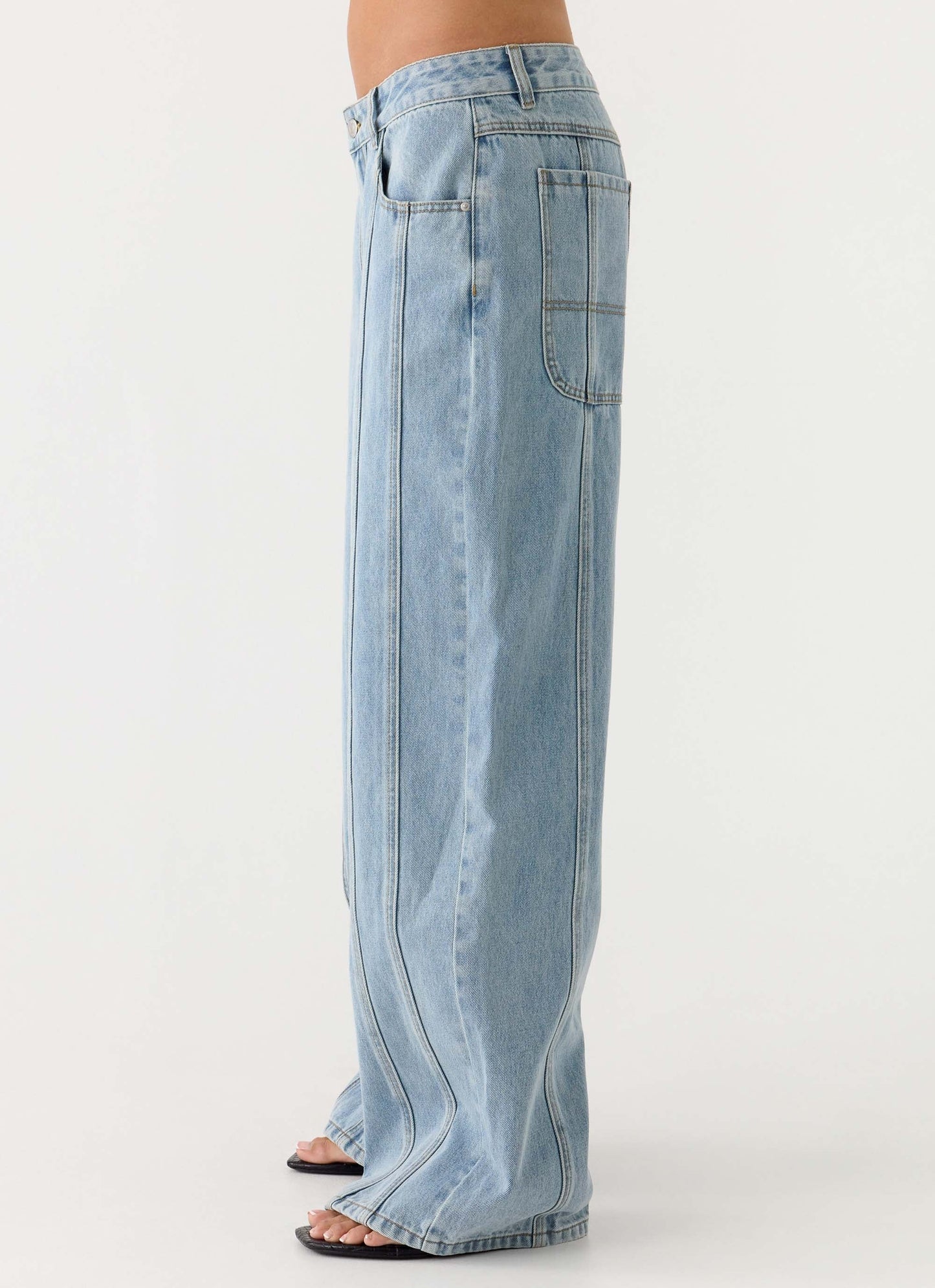 Johnny Low Rise Wide Leg Jeans - Light Blue Wash