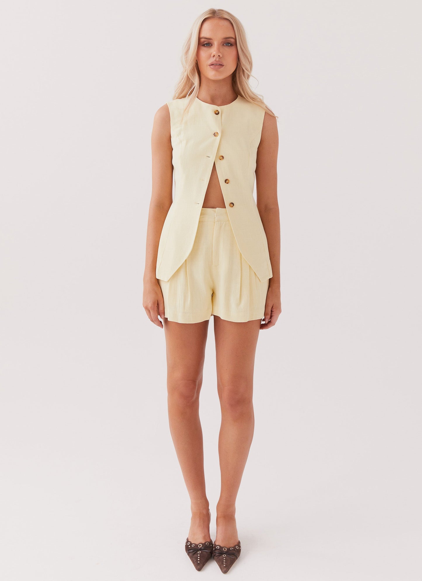 Born For Bordeaux Linen Shorts - Lemon